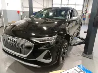 Gebraucht Audi e-tron Ambiente 369 kW (503 PS) 2023 Schwarz SUV