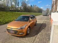 Gebraucht Hyundai i20 84 PS (61 kW) 2015 Gold Kleinwagen