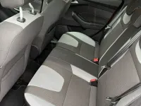 Usado Ford Focus Champions Edition 125 CV (91 kW) 2012 Rojo Berlina