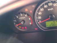 Gebraucht Hyundai H-1 115 PS (84 kW) 2015 Weiß Van / Kleinbus