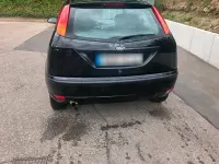 Gebraucht Ford Focus 100 PS (73 kW) 2001 Schwarz Kleinwagen