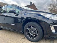 Gebraucht Peugeot 308 120 PS (88 kW) 2013 Schwarz Limousine