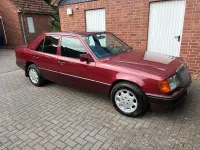 Gebraucht Mercedes E200 75 PS (55 kW) 1992 Rot Limousine