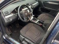 Gebraucht VW Passat 136 PS (100 kW) 2012 Blau Kombi