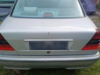Gebraucht Mercedes C200 100 PS (73 kW) 2000 Silber Limousine