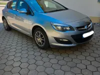 Gebraucht Opel Astra Edition 101 PS (74 kW) 2013 Grau Kleinwagen