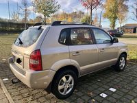 Gebraucht Hyundai Tucson GLS 113 PS (83 kW) 2005 Silber SUV