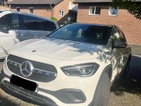 Gebraucht Mercedes GLA200 163 PS (119 kW) 2020 Weiß SUV