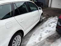 Gebraucht VW Golf VI 106 PS (77 kW) 2010 Weiß Kleinwagen