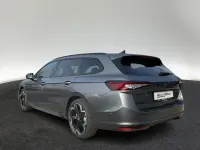 Neu Skoda Superb SportLine 193 PS (141 kW) 2026 Grau Kombi