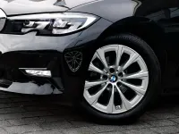 Gebraucht BMW 318 Advantage 156 PS (114 kW) 2021 Saphirschwarz Kombi