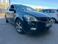 Usata Kia Ceed 90 CV (66 kW) 2012 Nero Utilitaria