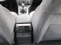 Second-hand Opel Vectra 155 CP (114 kW) 2004 Verde Berlinǎ