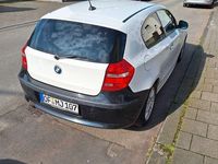 Gebraucht BMW 116 122 PS (89 kW) 2011 Weiß Kleinwagen