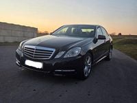 Gebraucht Mercedes E220 Avantgarde 170 PS (125 kW) 2011 Schwarz Limousine
