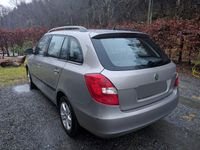 Gebraucht Skoda Fabia Ambiente 69 PS (50 kW) 2011 Beige metallic Kleinwagen