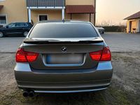 Gebraucht BMW 318 143 PS (105 kW) 2011 Silber Limousine