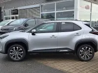 Neu Toyota Yaris Cross 130 PS (95 kW) 2026 Silber SUV