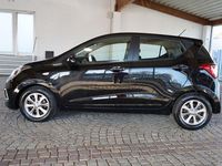 Gebraucht Hyundai i10 Basis 67 PS (49 kW) 2016 Schwarz Kleinwagen