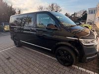 Second-hand VW Multivan 199 CP (146 kW) 2021 Negru Monovolum