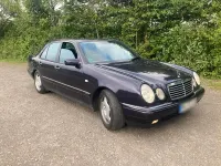 Gebraucht Mercedes E240 Avantgarde 170 PS (125 kW) 1998 Violet Limousine