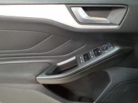 Usado Ford Focus Cool & Connect 95 CV (69 kW) 2022 Plateado Familiar