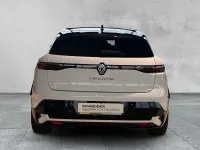 Używany Renault Megane E-Tech Techno 96 kW (131 KM) 2022 Biały Sedan/Limuzyna
