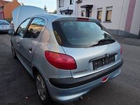 Gebraucht Peugeot 206 Premium 75 PS (55 kW) 2000 Silber Limousine