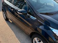 Gebraucht Ford Fiesta 101 PS (74 kW) 2014 Schwarz Kleinwagen