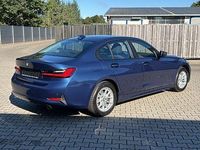 Gebraucht BMW 318 Advantage 150 PS (110 kW) 2021 Blau Limousine