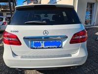 Gebraucht Mercedes B200 156 PS (114 kW) 2014 Weiß Van / Kleinbus