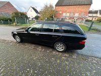 Gebraucht Mercedes E220 150 PS (110 kW) 2004 Schwarz Kombi