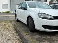 Gebraucht VW Golf VI 105 PS (77 kW) 2010 Weiß Kleinwagen