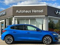 Gebraucht Ford Focus Titanium 125 PS (91 kW) 2023 Desert island blue Limousine