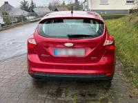 Usado Ford Focus Champions Edition 125 CV (91 kW) 2012 Rojo Berlina