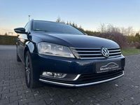 Gebraucht VW Passat 140 PS (102 kW) 2012 Blau Limousine