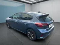 Gebraucht Ford Focus ST-Line 155 PS (114 kW) 2023 Blau Limousine