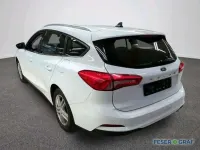 Gebraucht Ford Focus Cool & Connect 101 PS (74 kW) 2020 Frostweiß Kombi