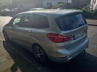 Gebraucht BMW 220 Gran Tourer Advantage 190 PS (139 kW) 2019 Silber Van / Kleinbus