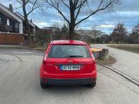 Gebraucht Ford Fiesta 80 PS (58 kW) 2005 Rot Kleinwagen