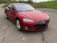 Usata Tesla Model S 309 kW (421 CV) 2013 Rosso Utilitaria
