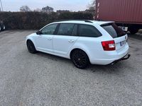 Gebraucht Skoda Octavia RS 184 PS (135 kW) 2016 Weiß Kleinwagen