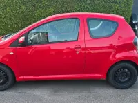 Gebraucht Toyota Aygo 67 PS (49 kW) 2008 Rot Kleinwagen