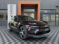 Second-hand Porsche Macan 4 Electric 300 kW (408 CP) 2024 Maro SUV