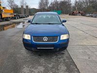 Gebraucht VW Passat 102 PS (75 kW) 2001 Blau Limousine