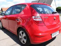 Gebraucht Hyundai i30 Edition+ 109 PS (80 kW) 2009 Rot Limousine