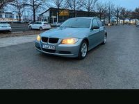 Gebraucht BMW 318 129 PS (94 kW) 2006 Grau Limousine