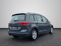 Gebraucht VW Touran Comfortline 150 PS (110 kW) 2023 Delfingrau metallic (metallic) Van / Kleinbus
