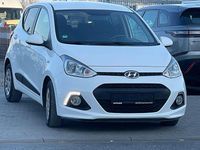 Gebraucht Hyundai i10 67 PS (49 kW) 2016 Weiß Kleinwagen