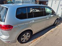 Gebraucht VW Touran Comfortline 110 PS (80 kW) 2017 Silber Van / Kleinbus
